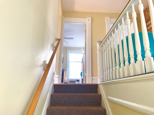 Building Photo - 2 bedroom in Heritage Hill