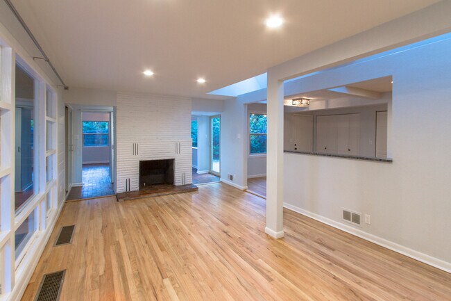 Foto del edificio - 8845 W Frances Pl