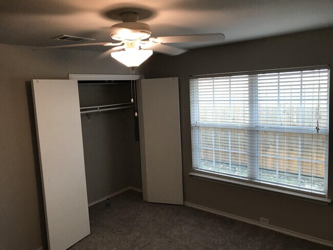 Building Photo - 3804 Matterhorn Dr
