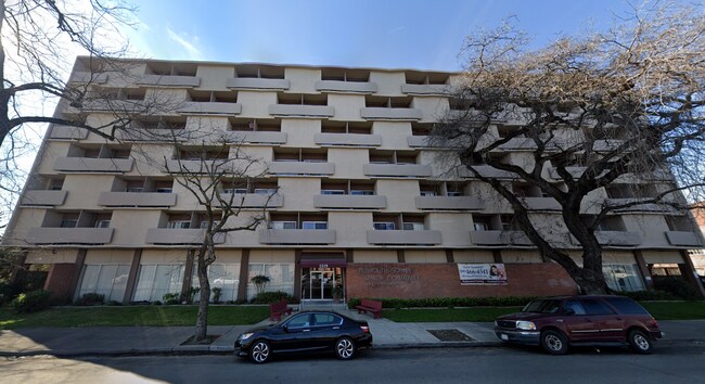 Foto del edificio - 1320 N Monroe St