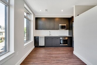 Building Photo - 99 Sumner St