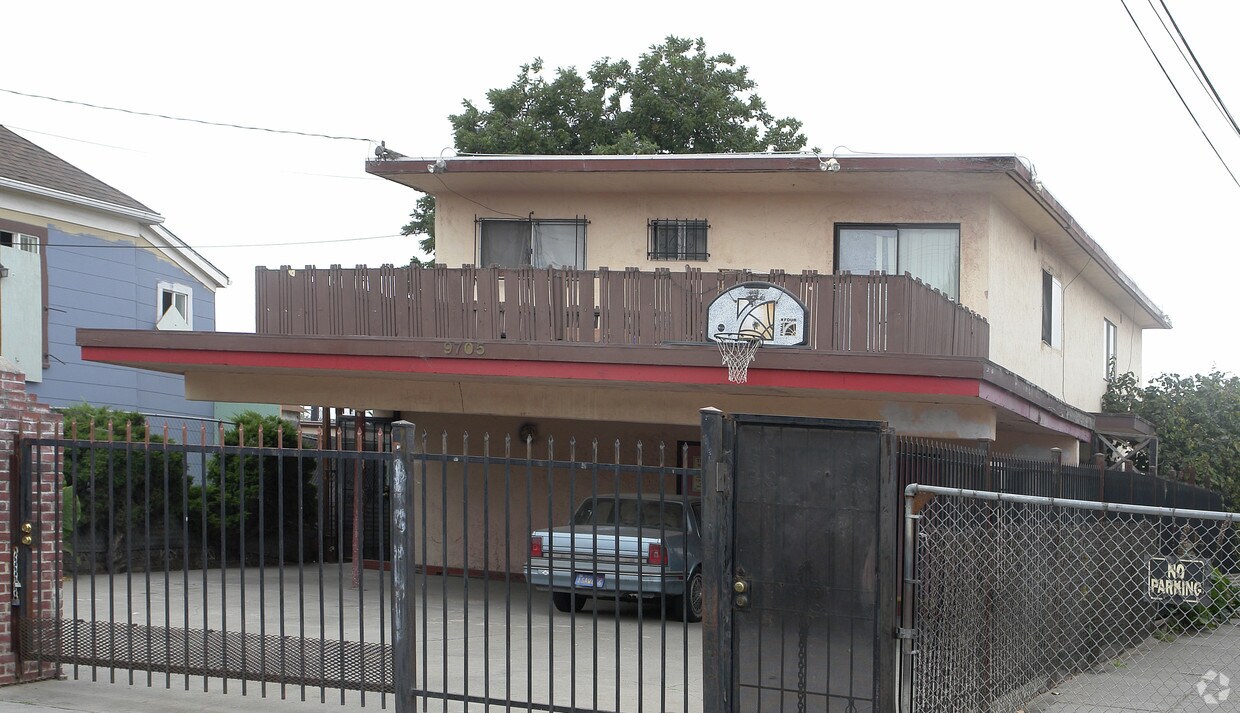 Building Photo - 9705 D St