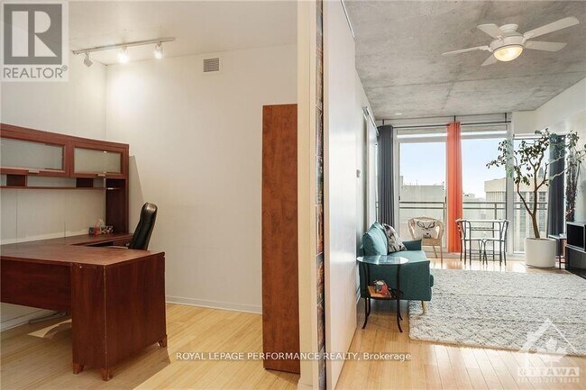 Building Photo - 324-1324 Laurier Ave W