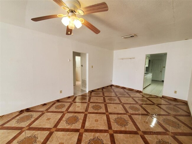 Foto del edificio - 15051 Woodforest Blvd