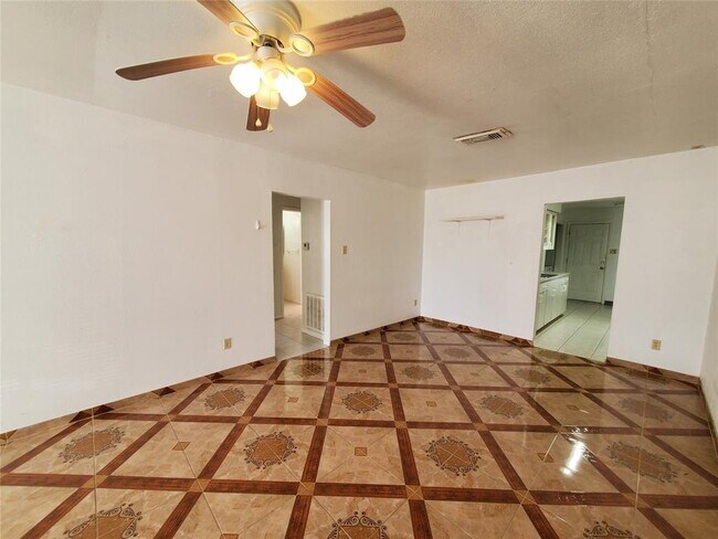 Building Photo - 15051 Woodforest Blvd