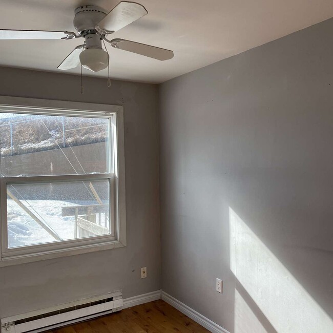 Building Photo - 140 Church Ave