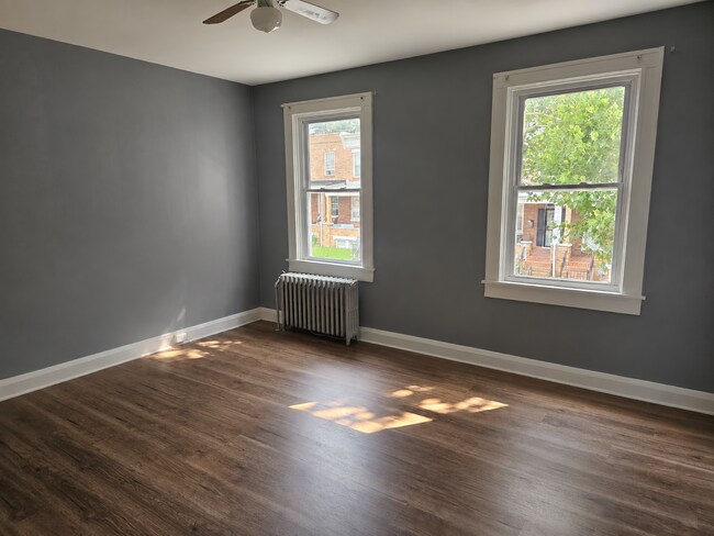 Building Photo - 3326 Kenyon Ave