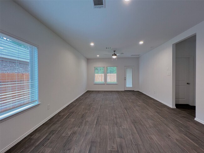 Foto del edificio - 14732 Hazel Br Dr