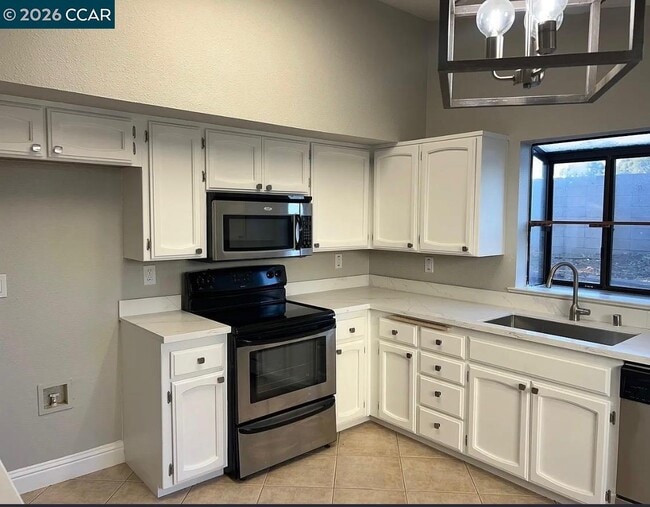 Building Photo - 2405 Brazil Ct