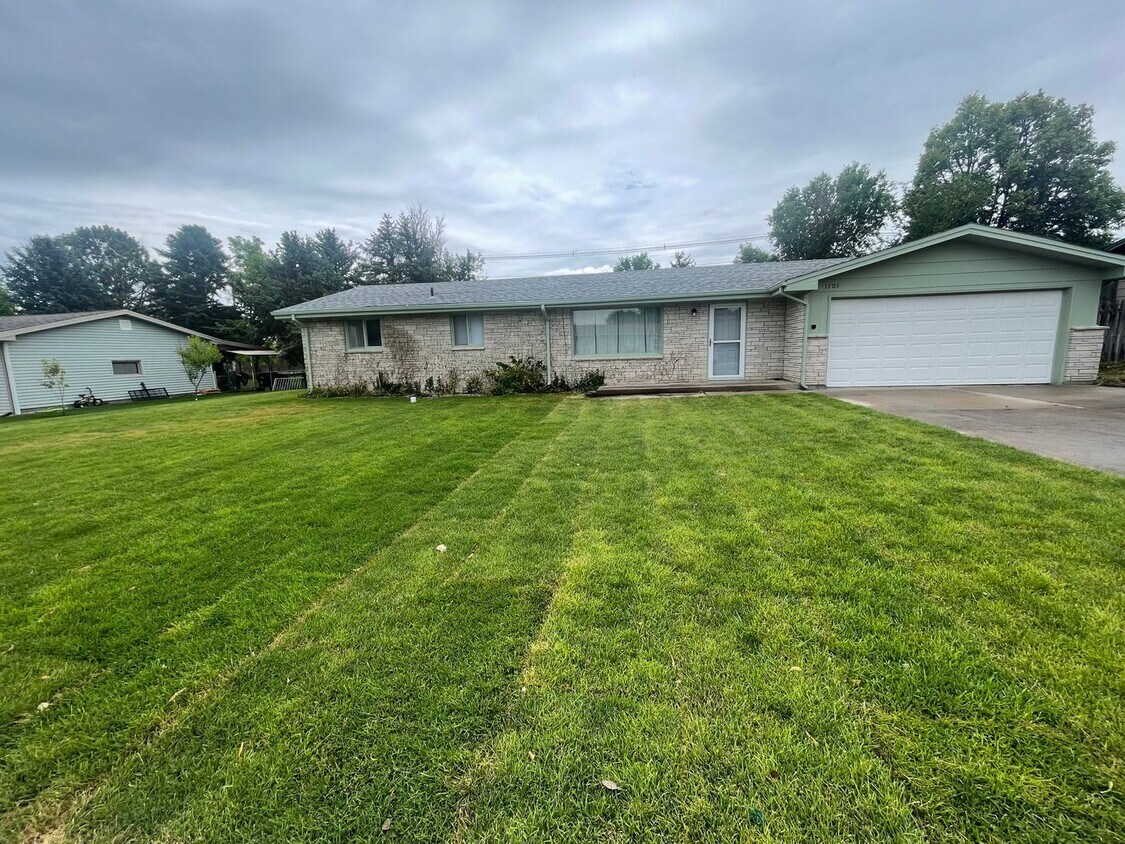 1705 Aspen St, Gering, NE 69341 House Rental in Gering, NE