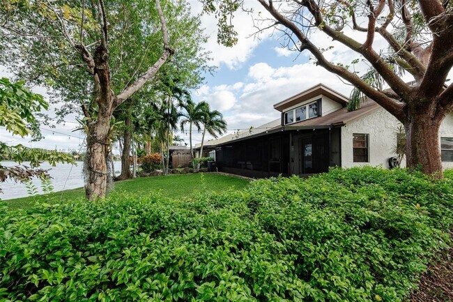 Foto del edificio - 1621 Greer Ave