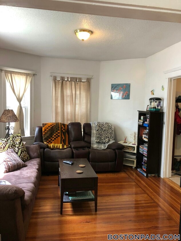 Foto principal - 78 Chestnut Hill Ave