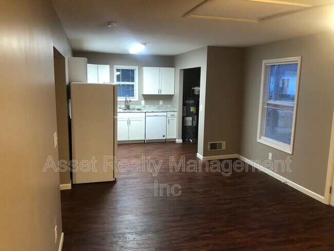 Foto del edificio - 321-323 Jefferson Ave