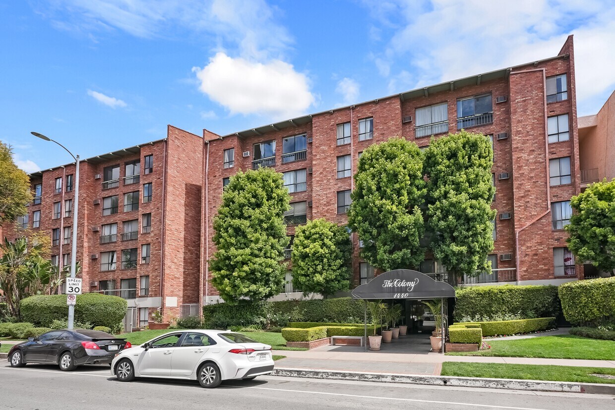 Primary Photo - 1440 Veteran Ave