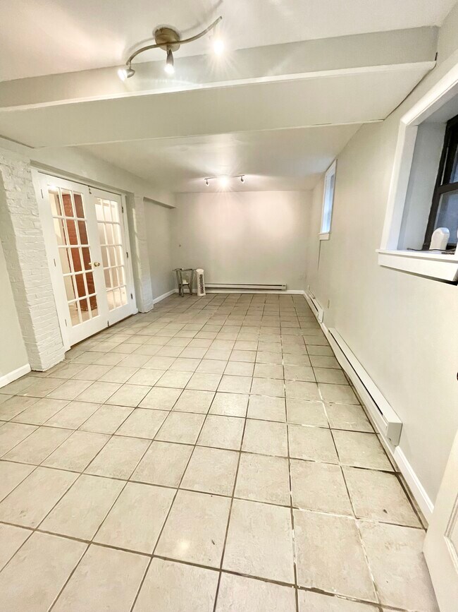 Building Photo - 1536 Tremont St