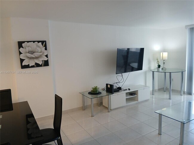 Foto del edificio - 2780 NE 183rd St