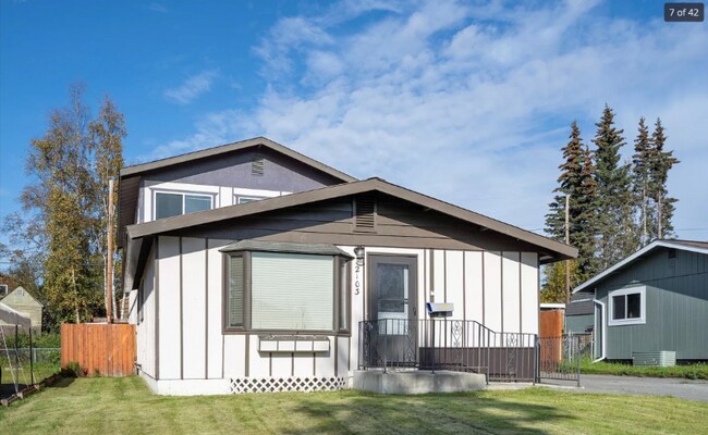 Building Photo - 2103 W 46th Ave