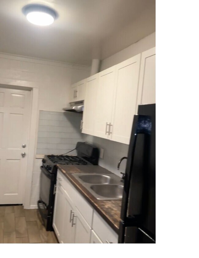 Building Photo - 65th Dr