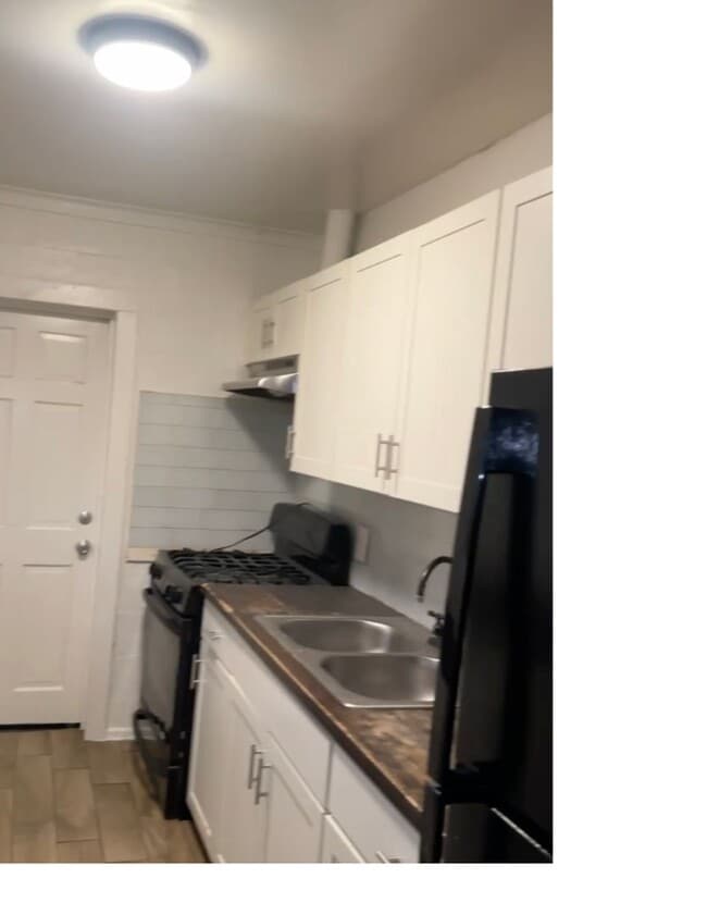 Photo - 65th Dr Apartment