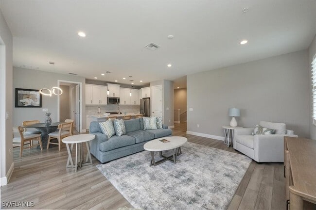 Building Photo - 2560 Seychelles Dr