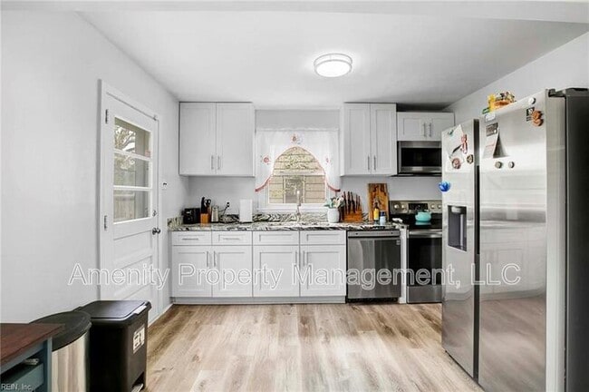 Building Photo - 205 Gumwood Dr