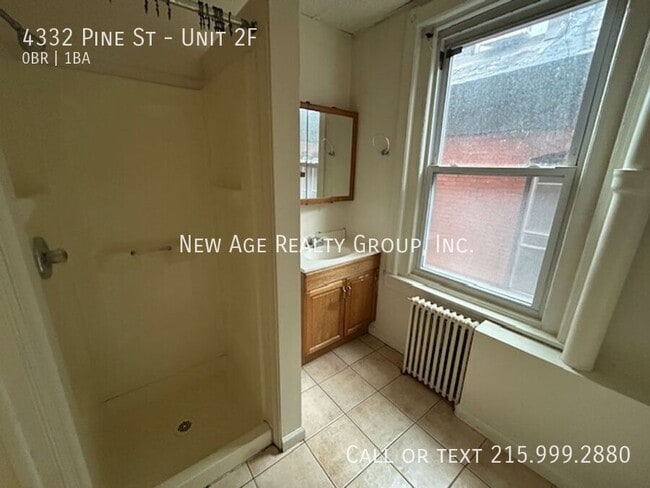 Building Photo - 4332 Pine St