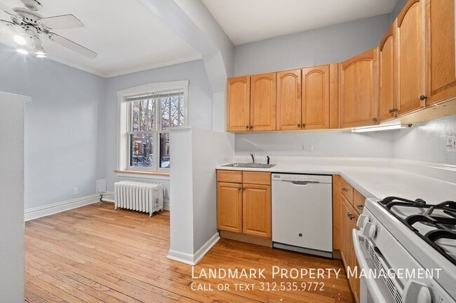 Building Photo - 2611 N Dayton St