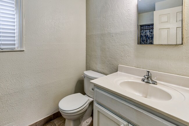 Foto del edificio - 3510 S Market St
