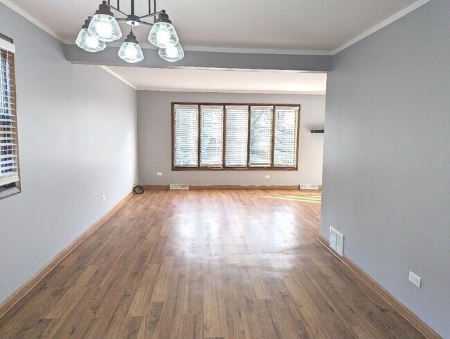 Building Photo - 7943 Nordica Ave