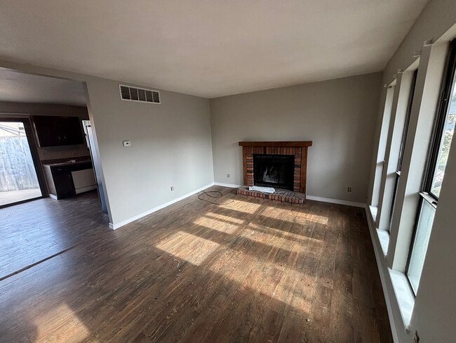 Foto del edificio - 2423 Farmstead St