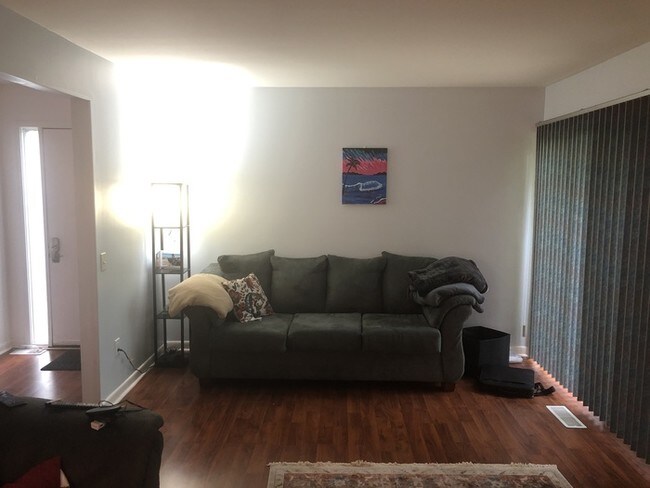 Foto del edificio - 246 Dunbarton Ct