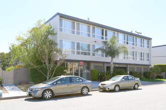 3633 Colegrove Apartments Photo