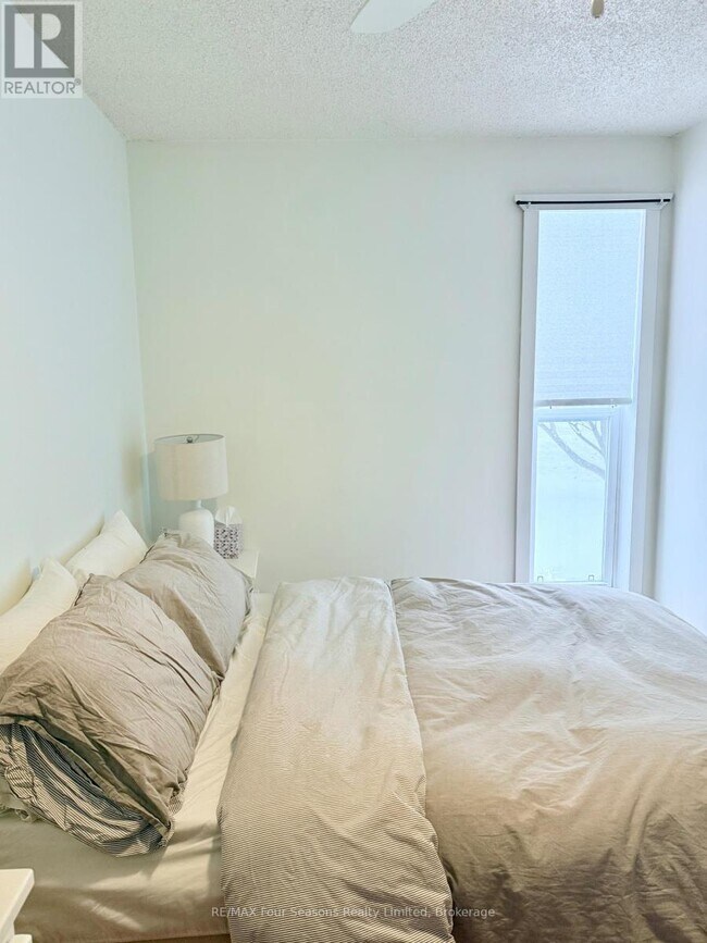 Building Photo - 285 Second St