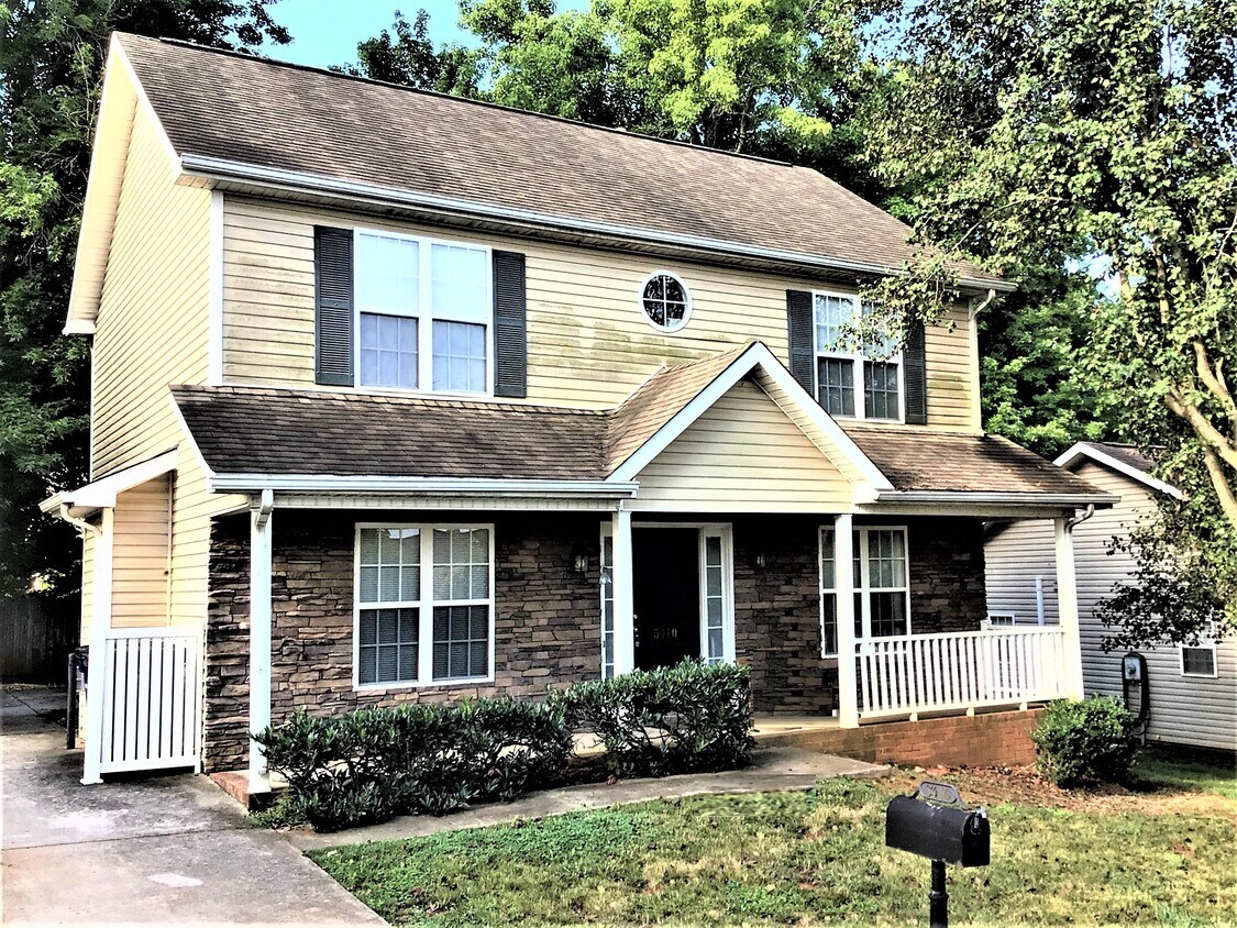 Foto principal - 5410 Regent Village Drive