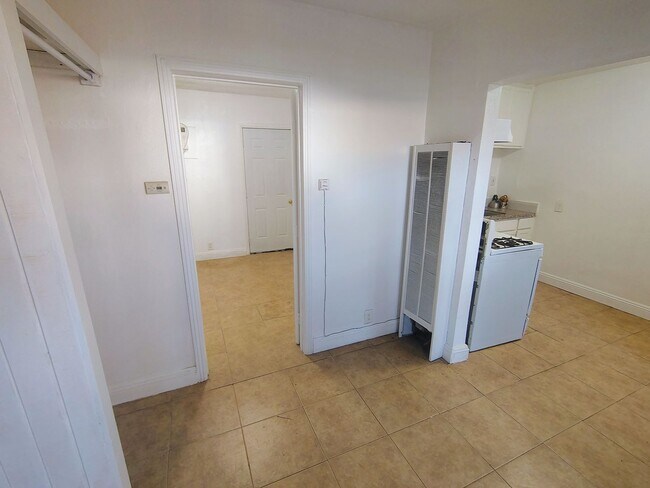 Foto del edificio - Cozy 1 Bedroom 1 Bathroom Unit in Oildale Now Available!