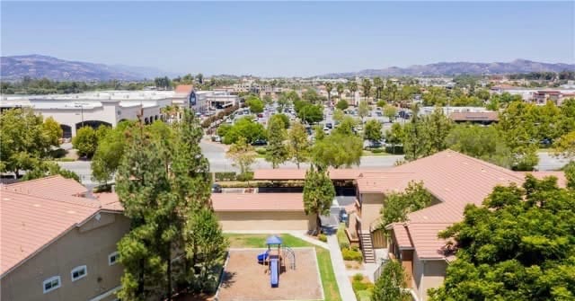 Foto del edificio - 24909 Madison Ave