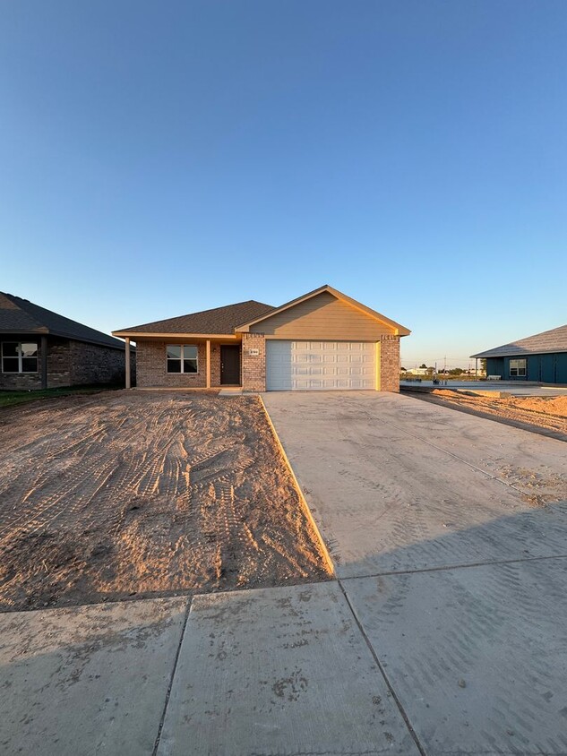 Foto principal - Brand new construction 3/2/2 CISD!!!!!!