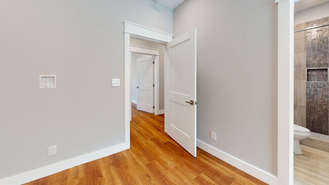 Building Photo - 1726 Forest Ave