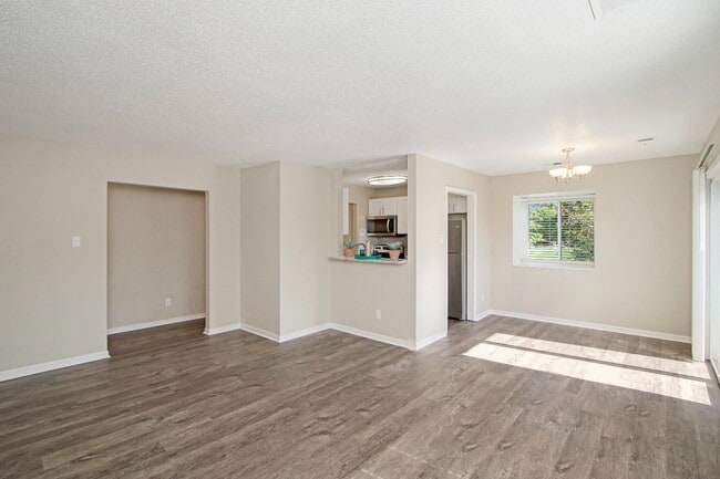 Foto del edificio - The Elliott at College Park Apartment Homes