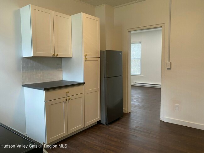 Foto del edificio - 1465 Creek Locks Rd