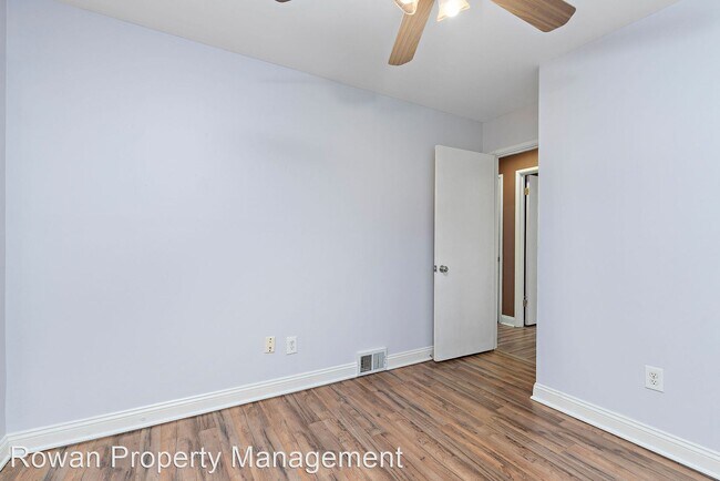 Building Photo - 4 br, 1 bath House - 7644 Rainbow Dr.
