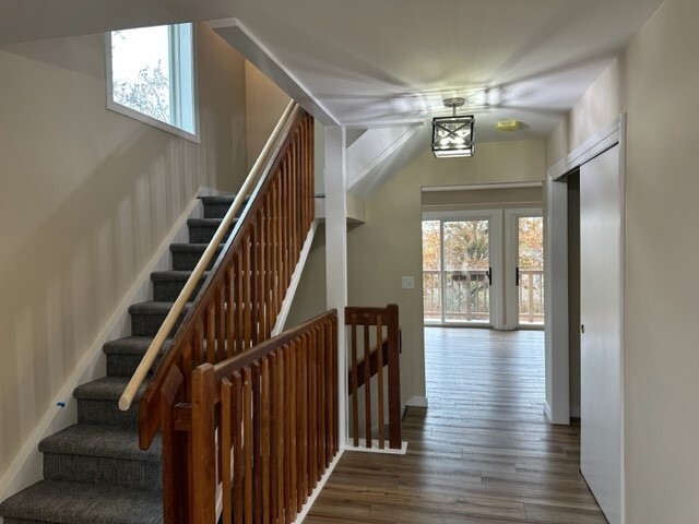 Hallway entry area - H5 Stonehedge Dr