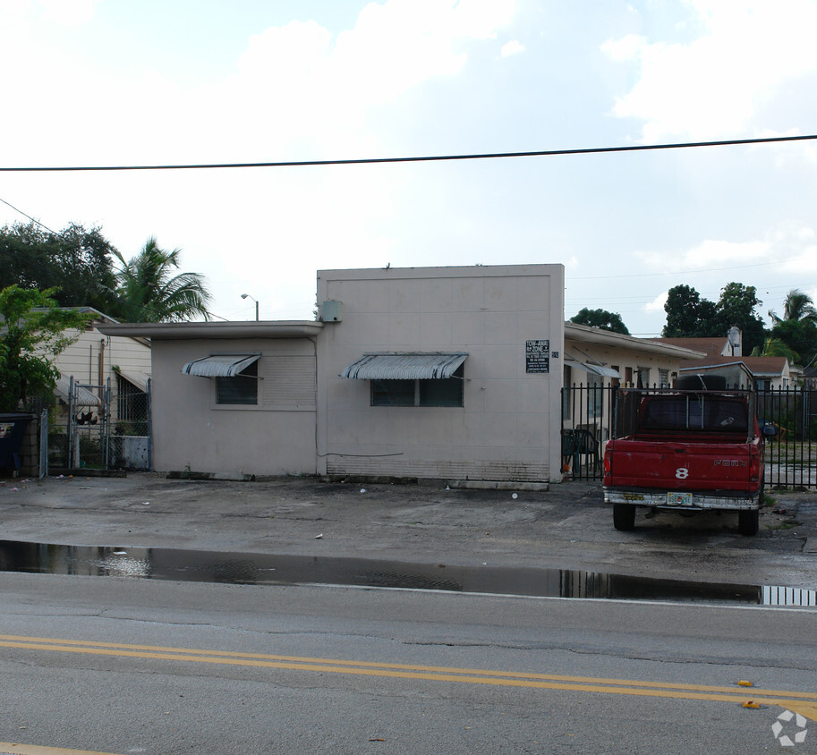 Primary Photo - 50-60 NW 71st St