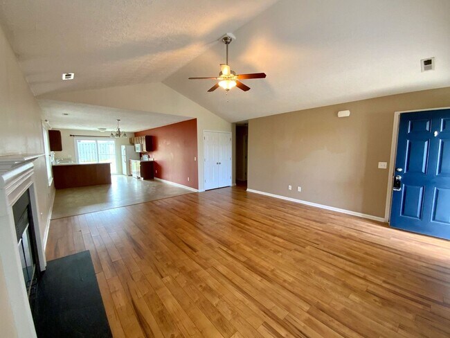 Foto del edificio - Beautiful 3 bedroom, 2 bath unfurnished home in Neighborhoods of Holly Ridge