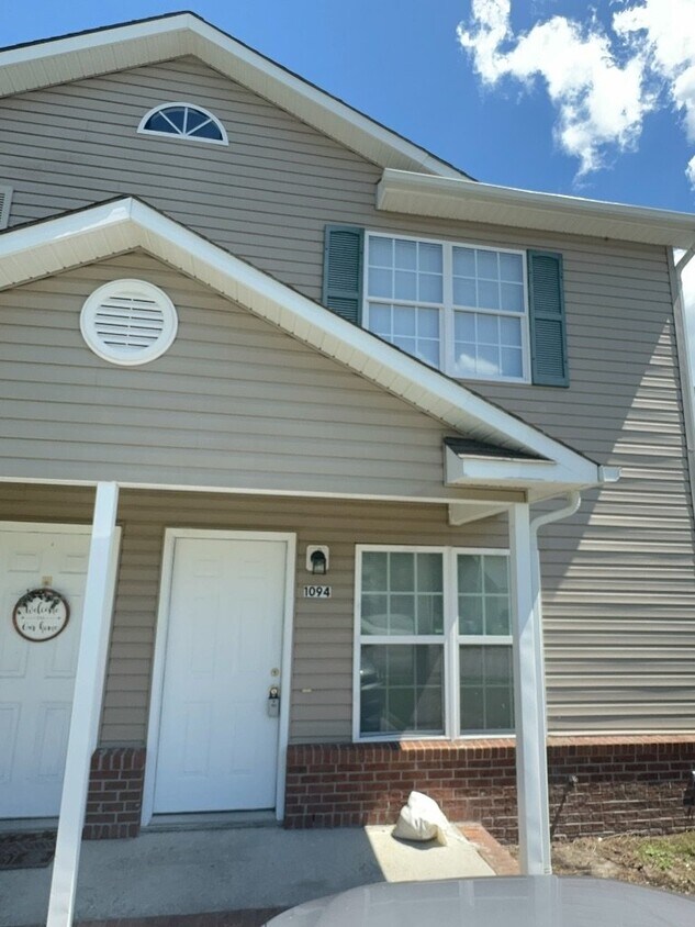 Primary Photo - 1094 W Pueblo Dr