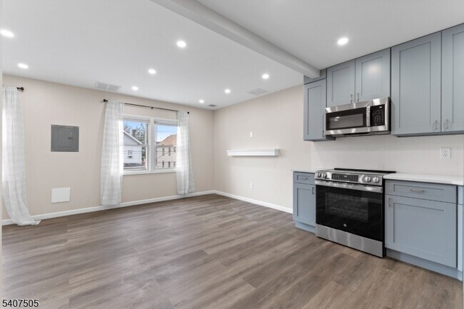 Foto del edificio - 80 E Emerson Ave