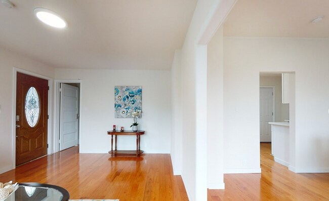 Building Photo - 1211 S Holgate St
