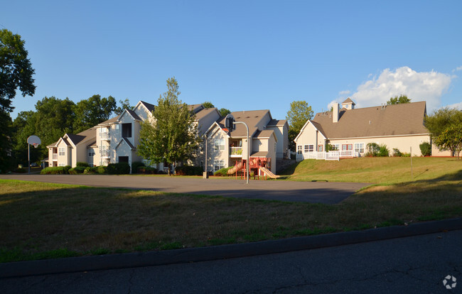 Building Photo - Griswold Hills