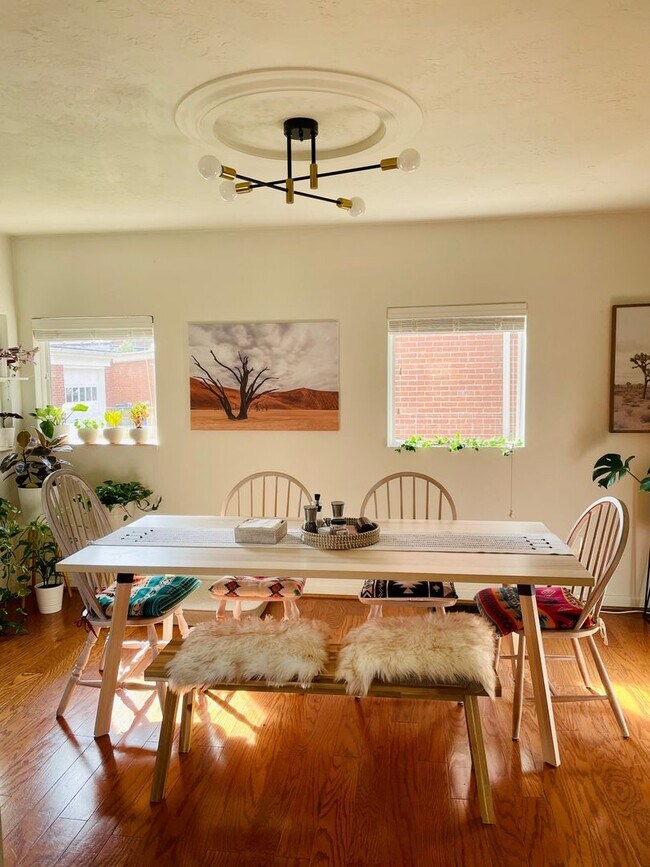 Building Photo - Stunning 4Bed 2bath House in Point Breeze!...