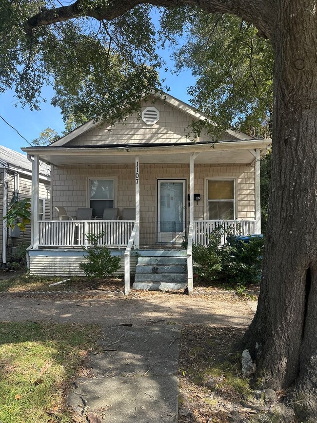 Downtown Wilmington Home, 2 Bedrooms | 1 Bathroom | Move-in Ready - Downtown Wilmington Home, 2 Bedrooms | 1 Bathroom | Move-in Ready